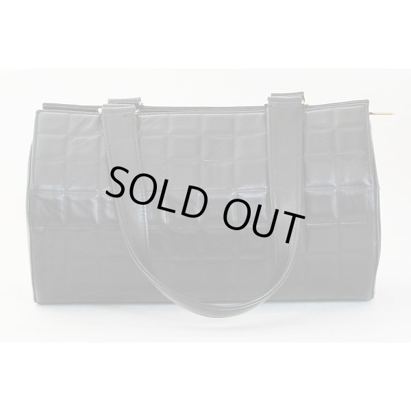 シャネル　チョコバーミニボストンバッグ　黒　裏面