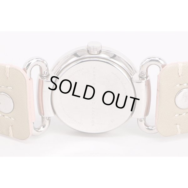 マークバイマークジェイコブ　MBM1305　白文字盤　裏面拡大