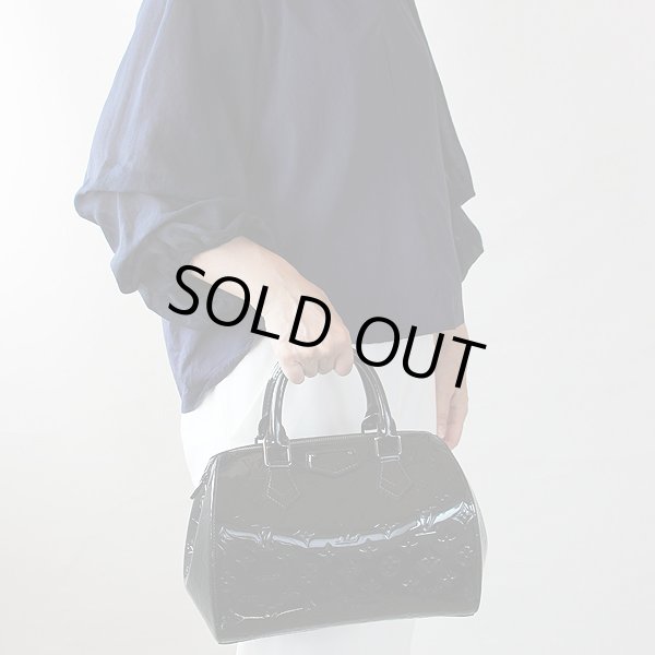 ルイ・ヴィトン　モンタナ　M90060　DR3193　ノワールマニエティック　持ったイメージ