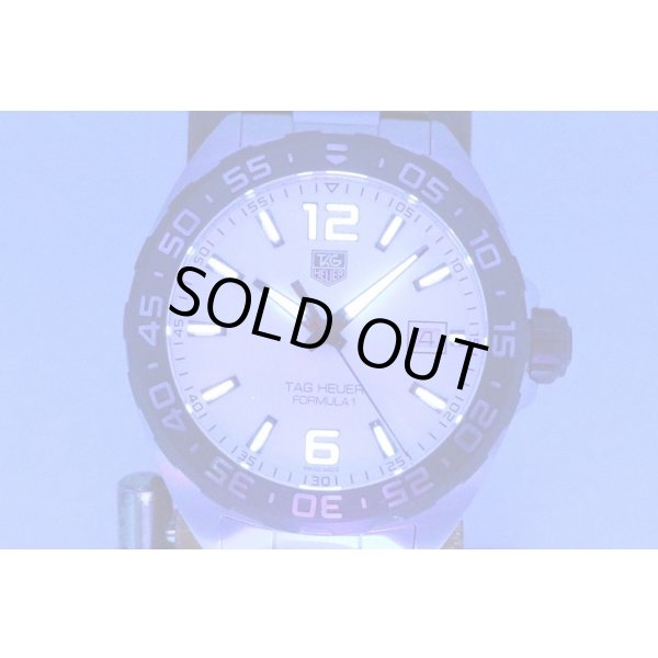 タグホイヤー　フォーミュラー１　WAZ1111　白文字盤　夜間照明