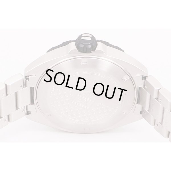 タグホイヤー　フォーミュラー１　WAZ1111　白文字盤　裏面拡大