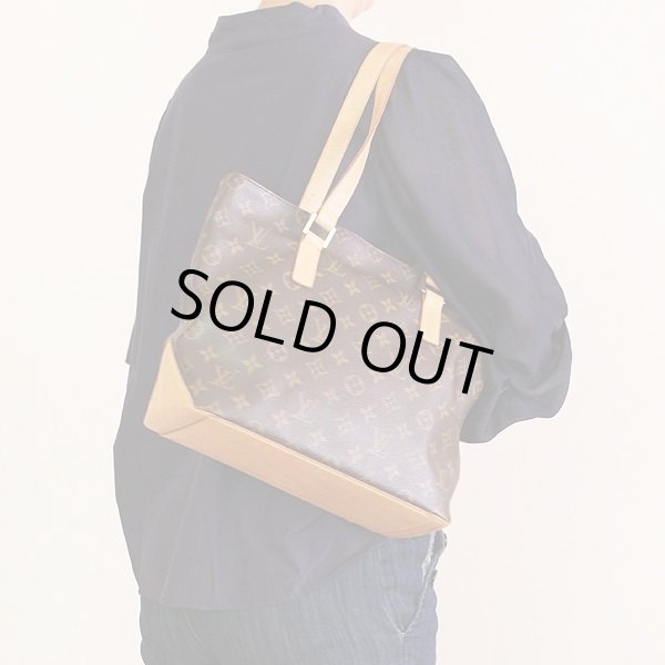 ルイ・ヴィトン　カバ・ピアノ M51148 VI0022　掛けたイメージ