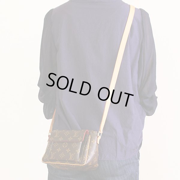 ルイ・ヴィトン　ヴィバシテPM M51165 CA0094　掛けたイメージ