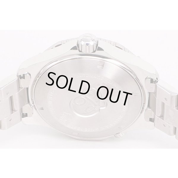 タグホイヤー　アクアレーサー　WAK2111-0　紺文字盤　裏面拡大