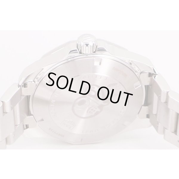 タグホイヤー　アクアレーサー　WAY111A　黒文字盤　裏面拡大