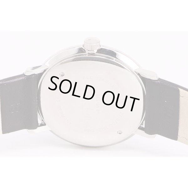 ユンハンス　ｄｅｓｉｇｎ　マックス・ビル　27　3700　銀文字盤　裏面拡大