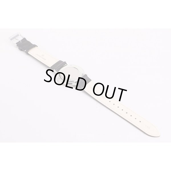 ユンハンス　ｄｅｓｉｇｎ　マックス・ビル　27　3700　銀文字盤　革ベルト状態　裏面