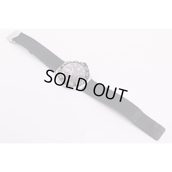 タグホイヤー　フォーミュラー1　WAH1110-0　黒文字盤　ラバーベルト状態　表面