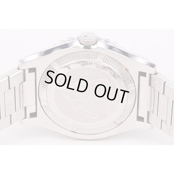 グッチ　パンテオン　ダイバー　赤文字盤　裏面拡大