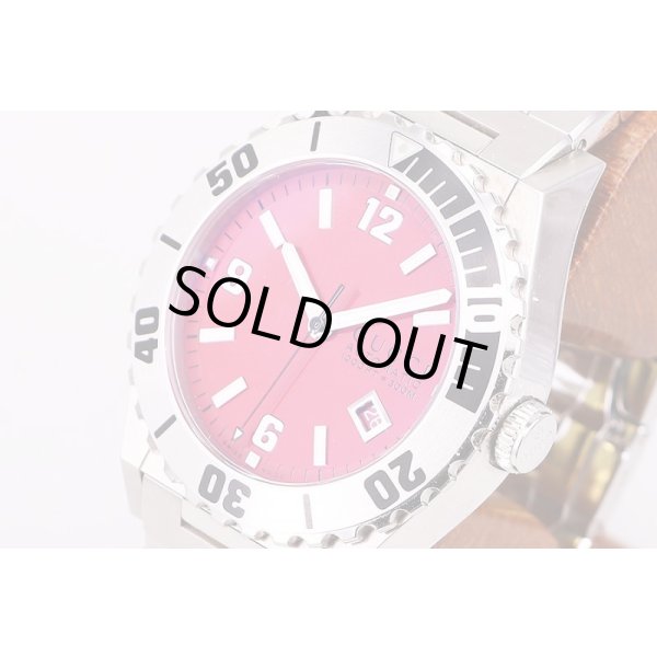 グッチ　パンテオン　ダイバー　赤文字盤　サイド拡大