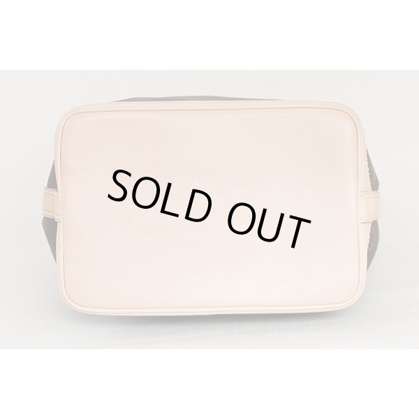 ルイ・ヴィトン　ノエBB M40817　底