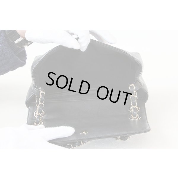 シャネル　ショルダーバック　シェブロン　（ブラック）　中身