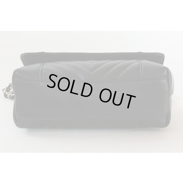 シャネル　ショルダーバック　シェブロン　（ブラック）　底