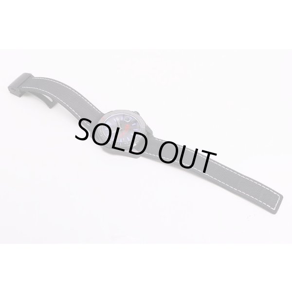 タグホイヤー　アクアレーサーファントム　ＷＡＹ２１８Ｃ　ワンピース限定　グレー文字盤　ナイロンベルト状態　表面