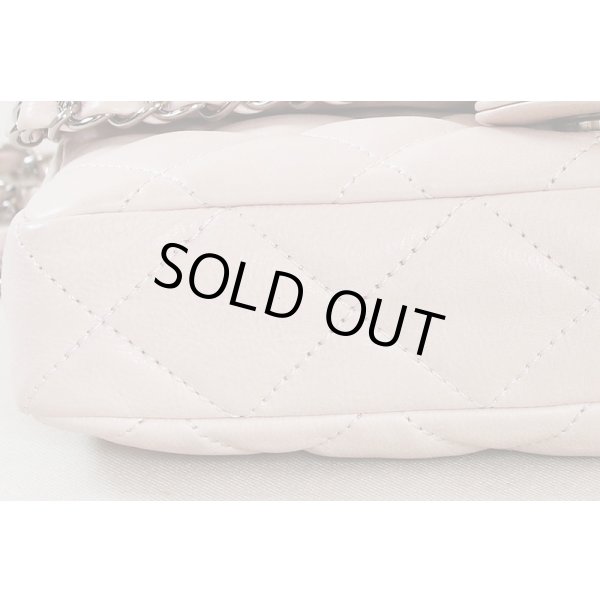 シャネル　ショルダーバック　（ピンクベージュ）　底拡大