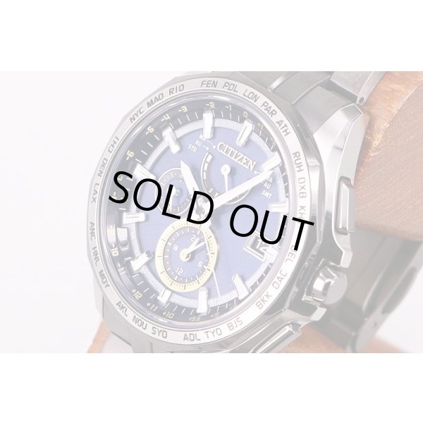 シチズン　アテッサ　ＡＴ９１０５－５８Ｌ　アテッサ３０周年限定　紺文字盤　サイド拡大