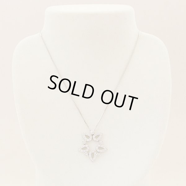 タサキ　K18WG ダイアイリペンダントネックレス 0.39ct 14.60g　装着イメージ(1)