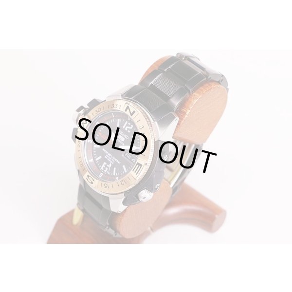 セイコー　セイコー５スポーツ　ＳＫＺ３２０Ｋ１　マップメーター 黒文字盤　サイド