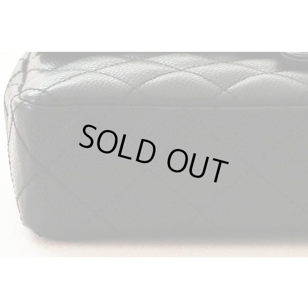 シャネル　チェーンショルダーバック ブラック／SIV金具　底拡大