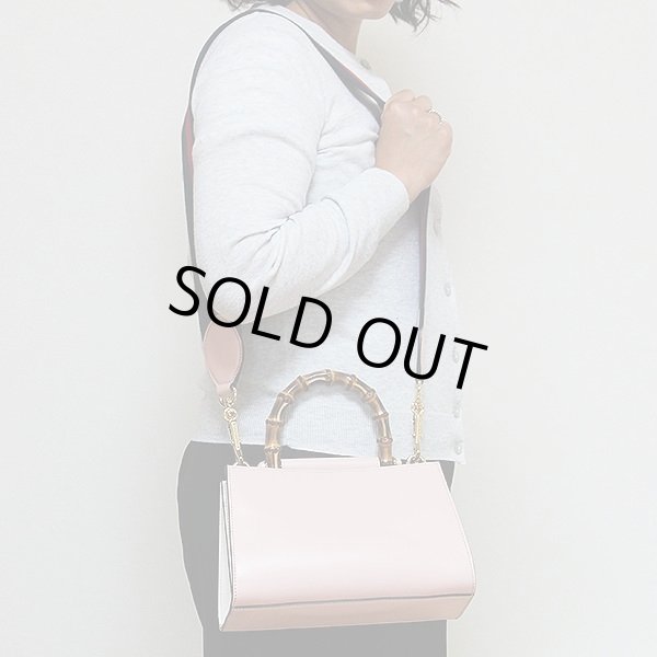 グッチ　バンブーニムフェア2WAYハンドバック 470271 520981 ピンク　掛けたイメージ