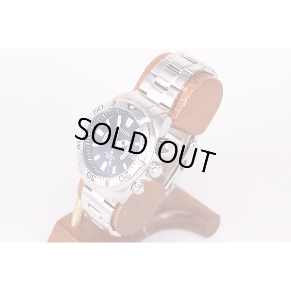 シチズン　エアダイバー２００　ＰＤＭ５６－３０８１　黒文字盤　サイド