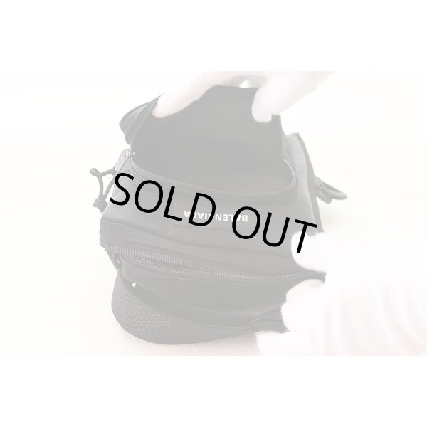 バレンシアガ　エクスプローラー クロスボディバック 5936519TY45 1000 ブラック　中身