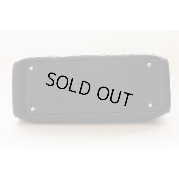 シャネル　チェーンショルダーバック ブラック／SIV金具　底