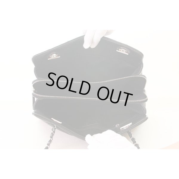 シャネル　チェーンショルダーバック ブラック／SIV金具　中身