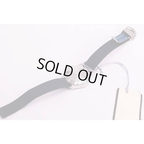 タグホイヤー　アクアレーサー　ＷＡＹ１１１Ｃ　紺文字盤　ラバーベルト　裏面