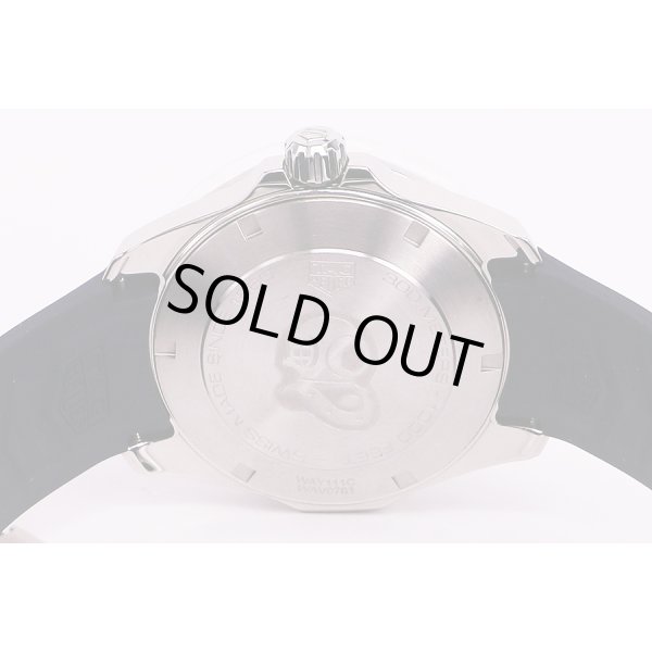 タグホイヤー　アクアレーサー　ＷＡＹ１１１Ｃ　紺文字盤　裏面拡大