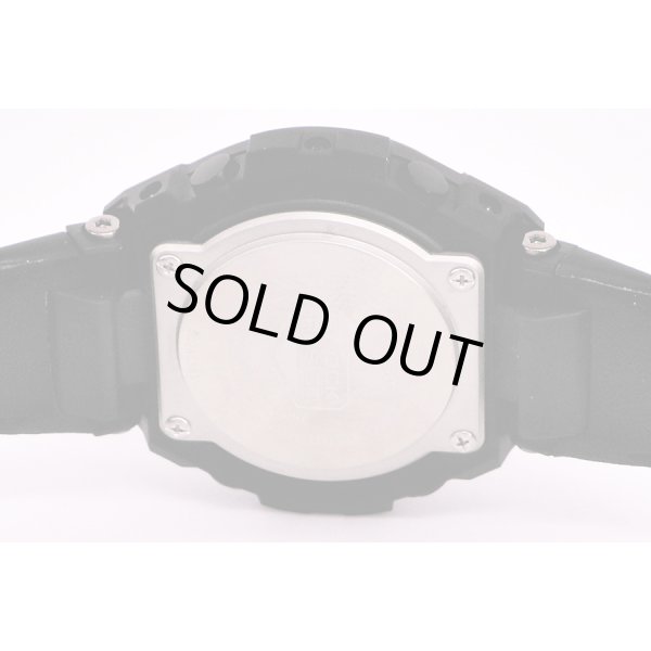 カシオ　Ｇショック　ＧＳＴ－Ｓ３００ＧＬ　黒文字盤　裏面拡大