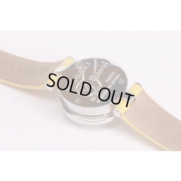 ブルガリ　B01　BZ22　黄シェル文字盤　裏面拡大