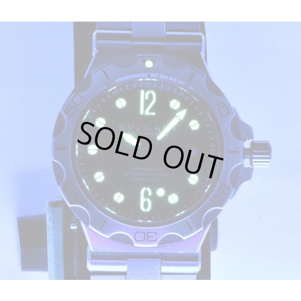 ディアゴノ　プロフェッショナルスクーバ　暗闇のようす