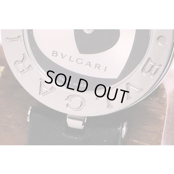 ブルガリ　B01　BZ30　黒銀ハート文字盤　拡大下部