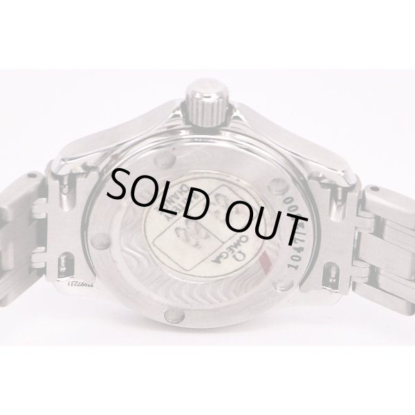 オメガ　シーマスター　２５８６．７０　Ｊマイヨール１９９８　イルカ緑文字盤　裏面拡大