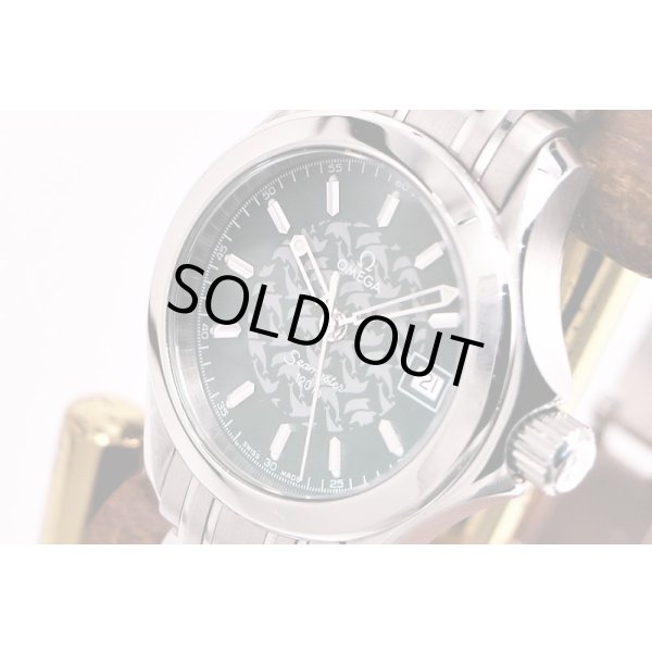 オメガ　シーマスター　２５８６．７０　Ｊマイヨール１９９８　イルカ緑文字盤　サイド拡大