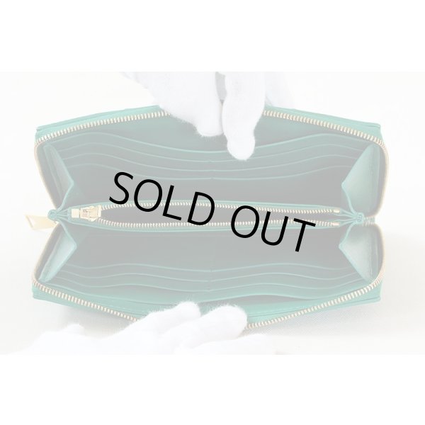 ボッテガヴェネタ　ジップアラウンドウォレット レーシンググリーン　中身