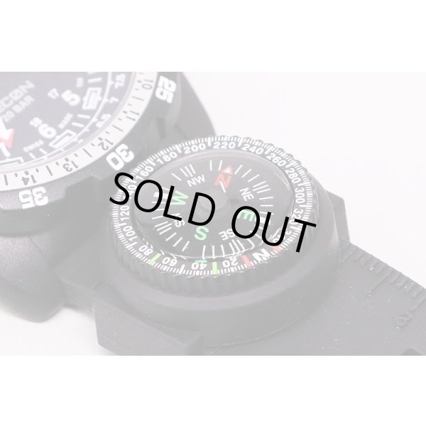 ルミノックス　レコン　８８３０ＧＭｔ　黒文字盤　拡大