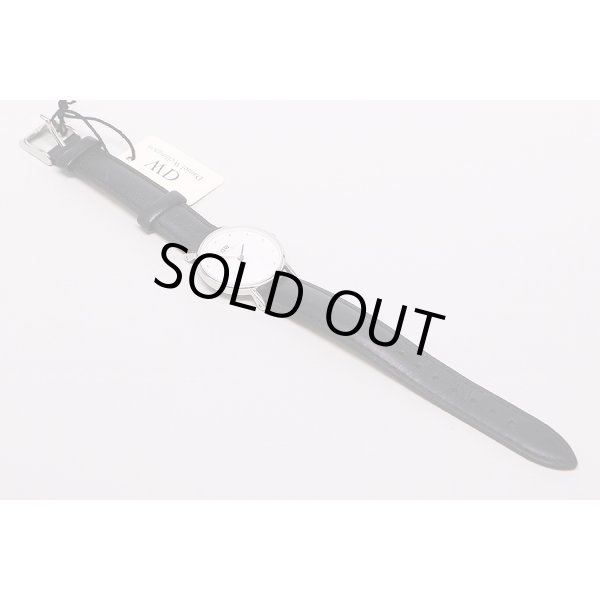 ダニエル・ウェリントン　０９２１ＤＷ　白文字盤　１２Ｐ　革ベルト状態　表面