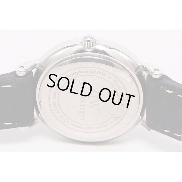 ダニエル・ウェリントン　０９２１ＤＷ　白文字盤　１２Ｐ　裏面拡大