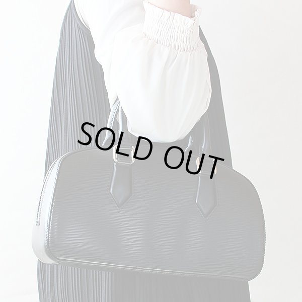 ルイヴィトン　ジャスミン M52082 ノワール　持ったイメージ