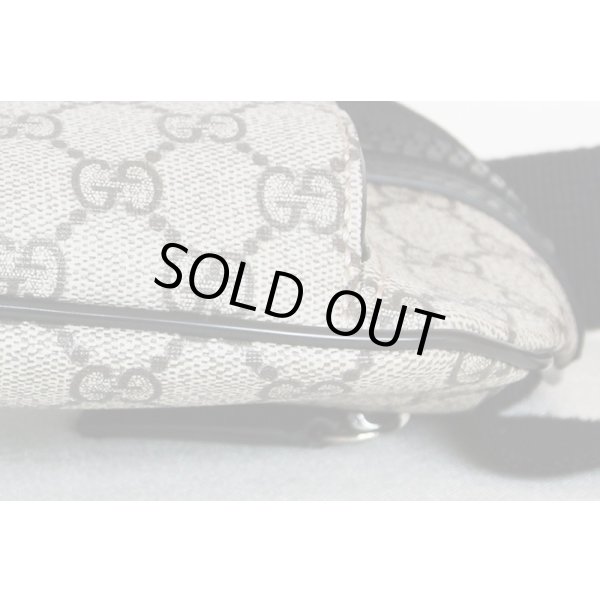 グッチ　【オンライン限定】　ベルトバック　450946 486623　ベージュ／ブラック　底拡大