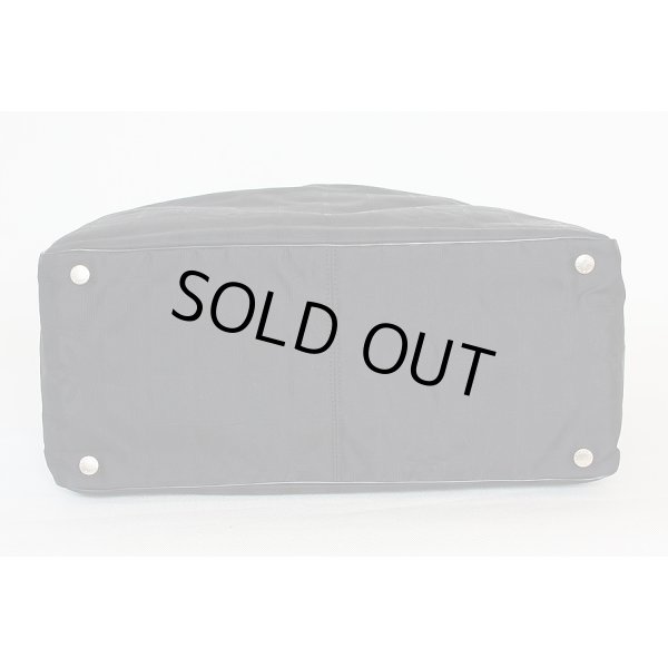 シャネル　ニュートラベルライン　トートMM　ノワール　底