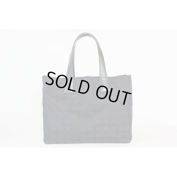 シャネル　ニュートラベルライン　トートMM　ノワール　裏面