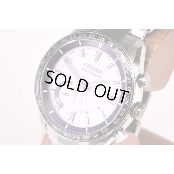シチズン　サテライトウェーブ　ＣＣ３０８５－５１Ａ　銀文字盤　サイド拡大