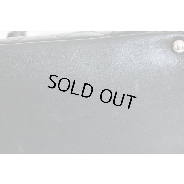 シャネル　カンボンライン ミディアムトートバック ブラック／ホワイト　底面傷