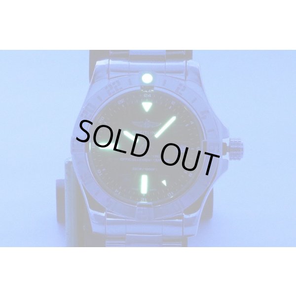 ブライトリング　アベンジャーIIＧＭＴ　Ａ３２３９０　黒文字盤　ライト暗闇