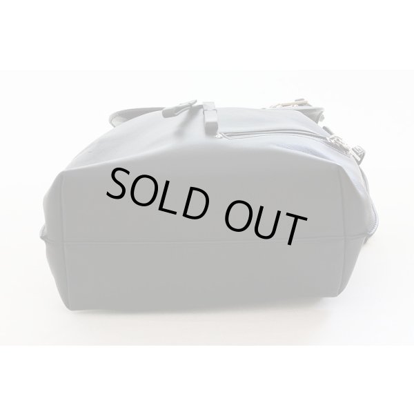 マークジェイコブス　リュックサック M0010061 001 ブラック　底