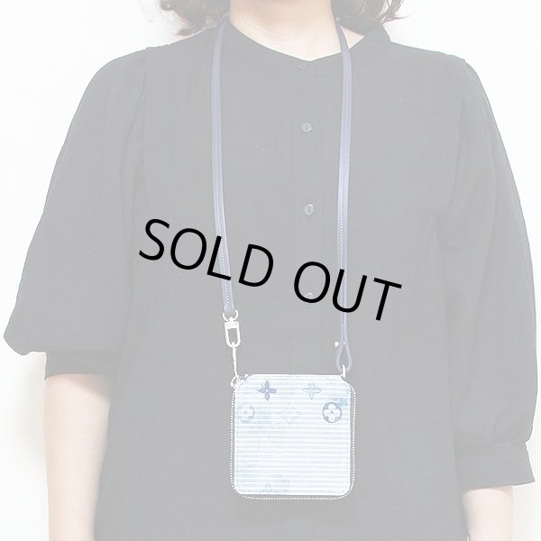 ルイ・ヴィトン　ジッピー・コンパクト ウォレット M80461　掛けたイメージ