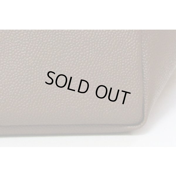 エルベシャプリエ　リュクス舟型トートＭ 707GP トープ／ネイビー 　底拡大